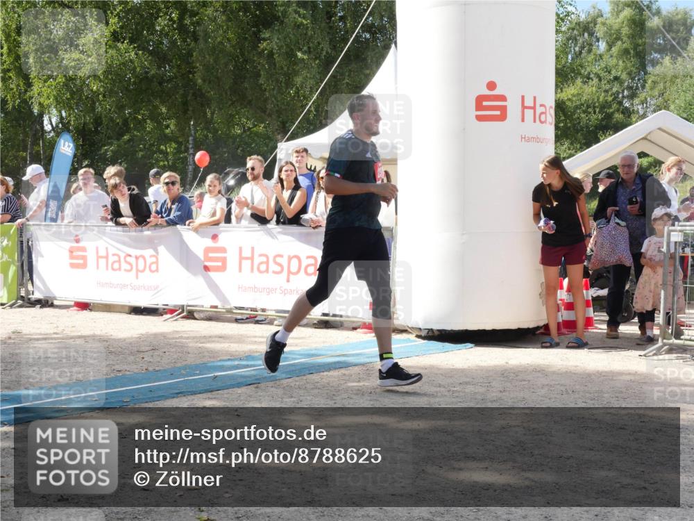 07.09.2025 - 19. Norderstedt Triathlon Zöllner http://msf.ph/oto/8788625 07.09.2025 13:50:32 Ziel 232 meine-sportfotos.de