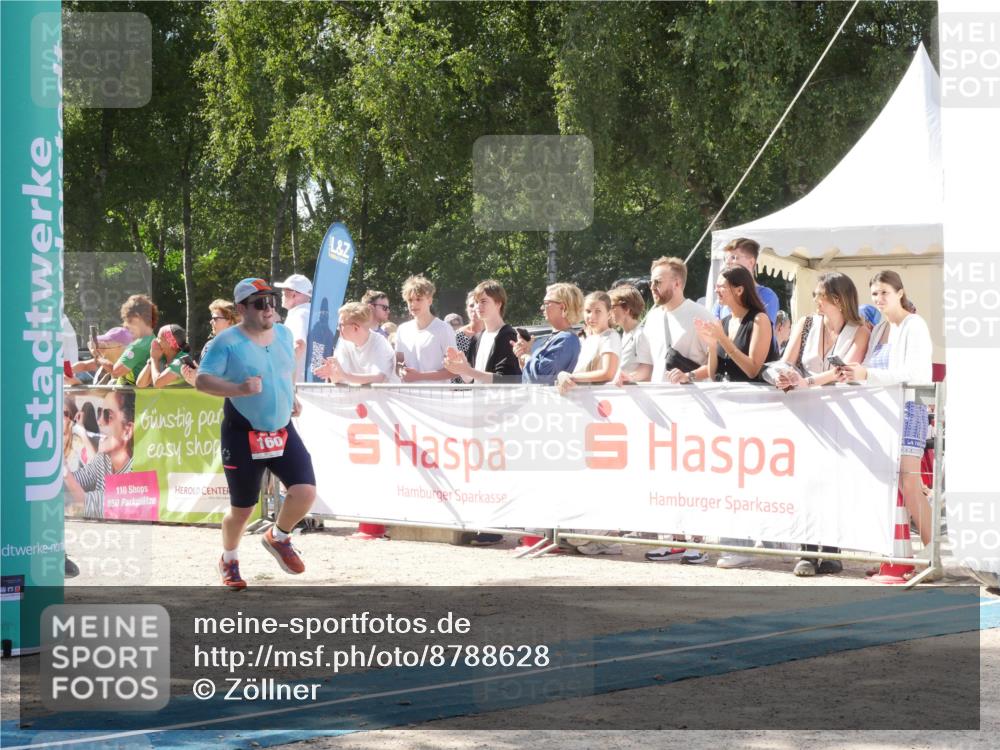 07.09.2025 - 19. Norderstedt Triathlon Zöllner http://msf.ph/oto/8788628 07.09.2025 13:50:51 Ziel 160, 747, 1477 meine-sportfotos.de