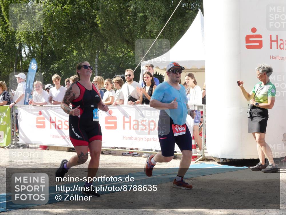 07.09.2025 - 19. Norderstedt Triathlon Zöllner http://msf.ph/oto/8788635 07.09.2025 13:50:51 Ziel 160, 747, 1477 meine-sportfotos.de