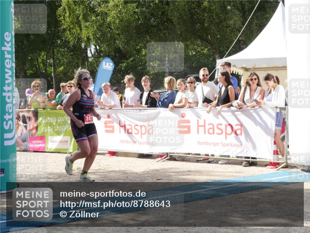 07.09.2025 - 19. Norderstedt Triathlon Zöllner http://msf.ph/oto/8788643 07.09.2025 13:50:55 Ziel 160, 747, 1477 meine-sportfotos.de
