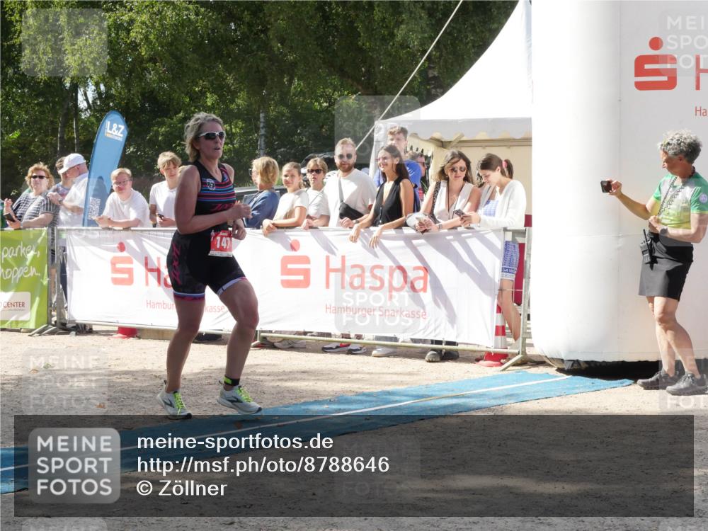 07.09.2025 - 19. Norderstedt Triathlon Zöllner http://msf.ph/oto/8788646 07.09.2025 13:50:56 Ziel 160, 747, 1477 meine-sportfotos.de