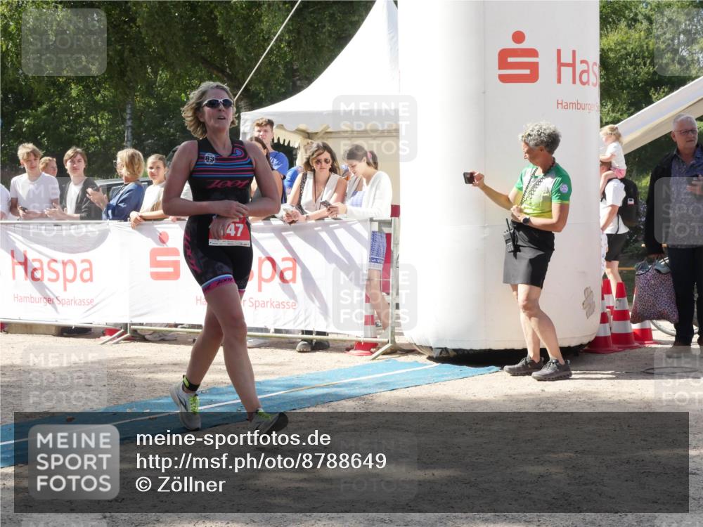 07.09.2025 - 19. Norderstedt Triathlon Zöllner http://msf.ph/oto/8788649 07.09.2025 13:50:56 Ziel 160, 747, 1477 meine-sportfotos.de