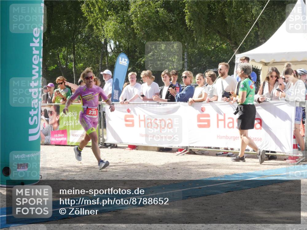 07.09.2025 - 19. Norderstedt Triathlon Zöllner http://msf.ph/oto/8788652 07.09.2025 13:51:01 Ziel 235, 747 meine-sportfotos.de