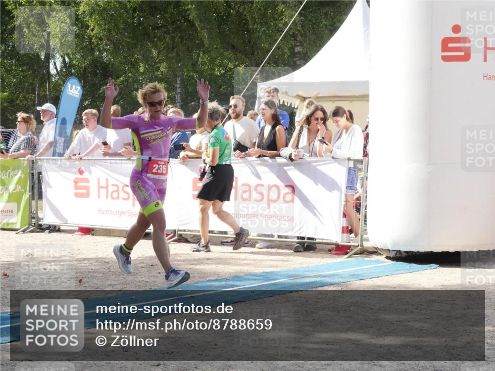 07.09.2025 - 19. Norderstedt Triathlon Zöllner http://msf.ph/oto/8788659 07.09.2025 13:51:01 Ziel 235, 747 meine-sportfotos.de