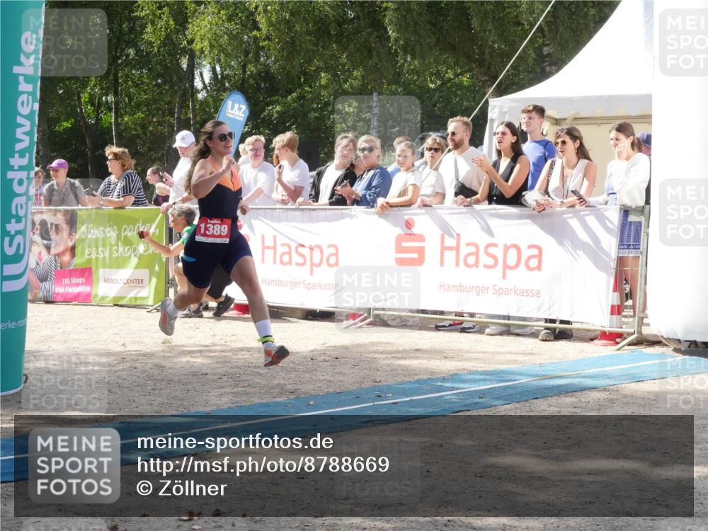 07.09.2025 - 19. Norderstedt Triathlon Zöllner http://msf.ph/oto/8788669 07.09.2025 13:51:08 Ziel 235, 1389 meine-sportfotos.de