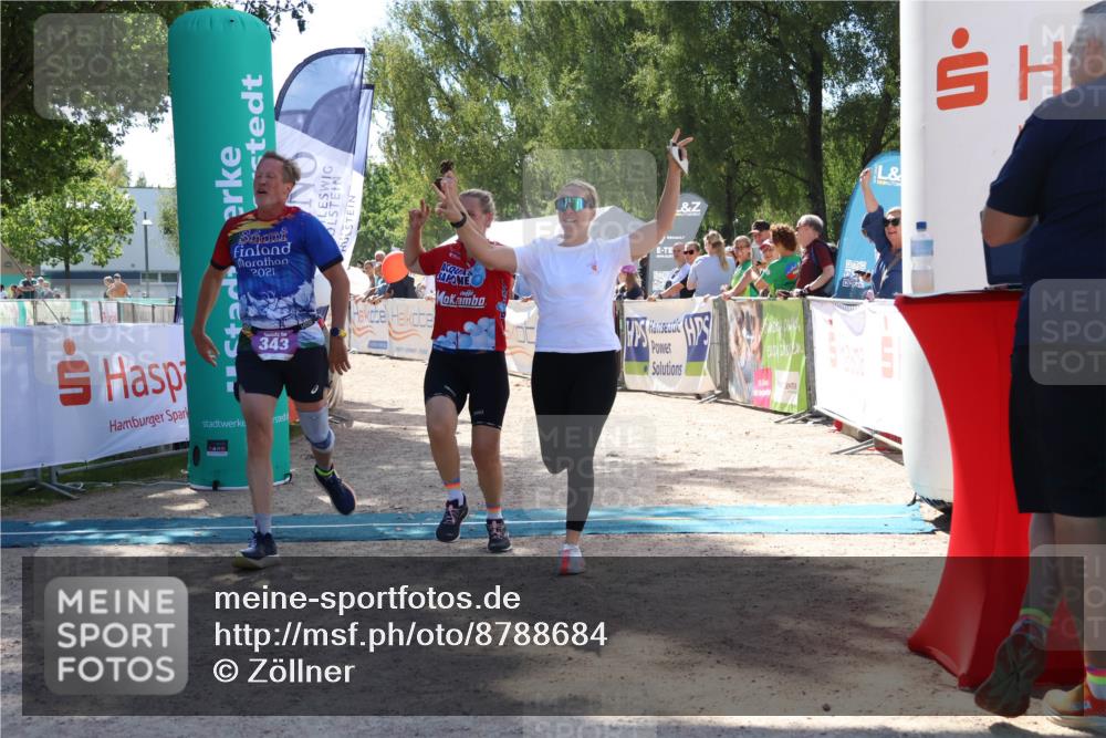 07.09.2025 - 19. Norderstedt Triathlon Zöllner http://msf.ph/oto/8788684 07.09.2025 13:45:40 Ziel 343 meine-sportfotos.de