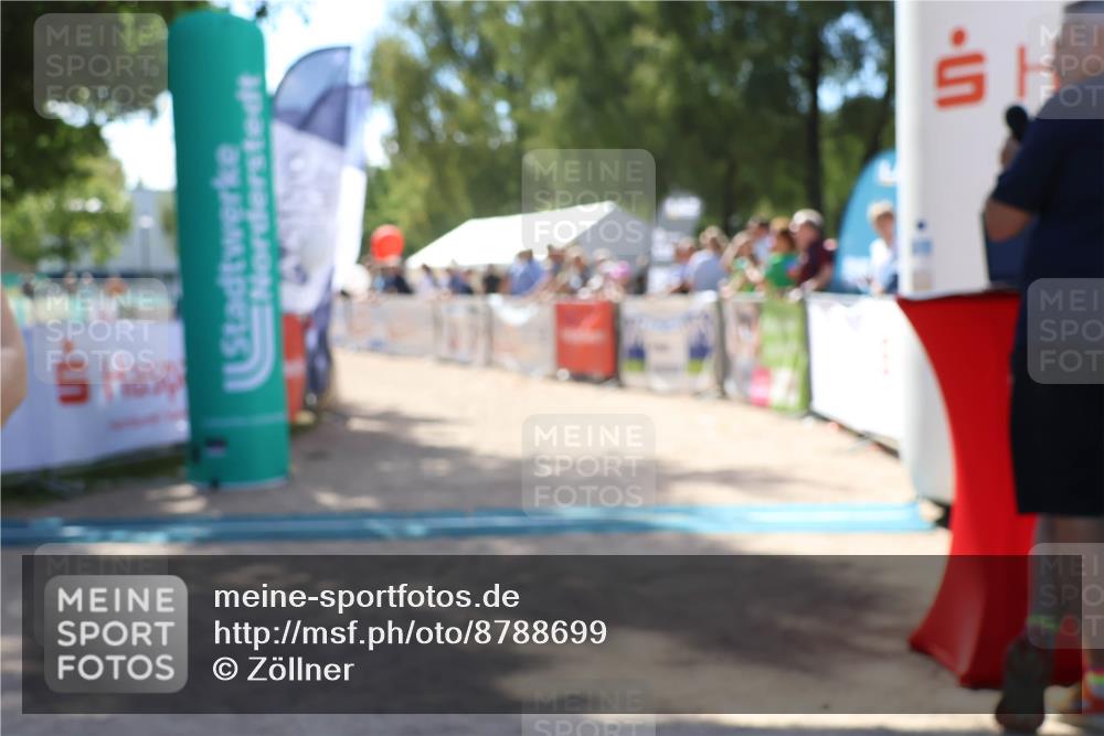 07.09.2025 - 19. Norderstedt Triathlon Zöllner http://msf.ph/oto/8788699 07.09.2025 13:45:42 Ziel 343 meine-sportfotos.de