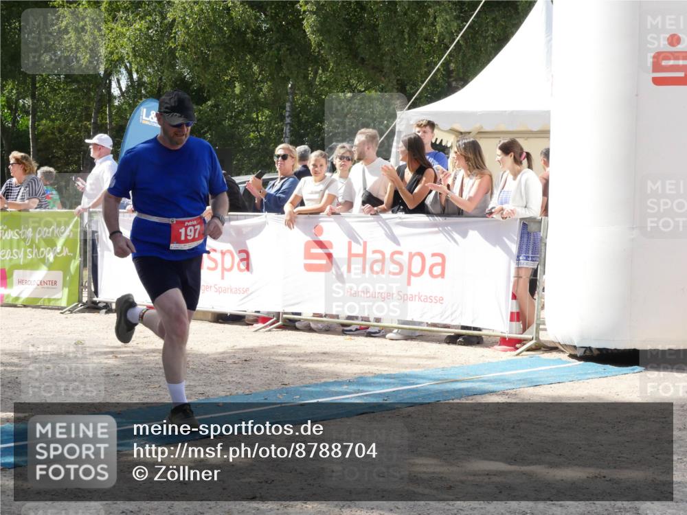 07.09.2025 - 19. Norderstedt Triathlon Zöllner http://msf.ph/oto/8788704 07.09.2025 13:51:36 Ziel 197, 317 meine-sportfotos.de