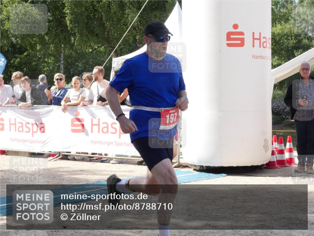 07.09.2025 - 19. Norderstedt Triathlon Zöllner http://msf.ph/oto/8788710 07.09.2025 13:51:36 Ziel 197, 317 meine-sportfotos.de