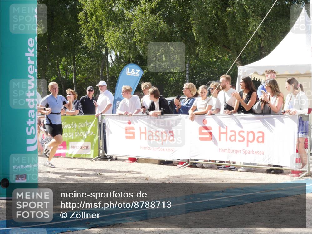 07.09.2025 - 19. Norderstedt Triathlon Zöllner http://msf.ph/oto/8788713 07.09.2025 13:51:38 Ziel 197, 317 meine-sportfotos.de