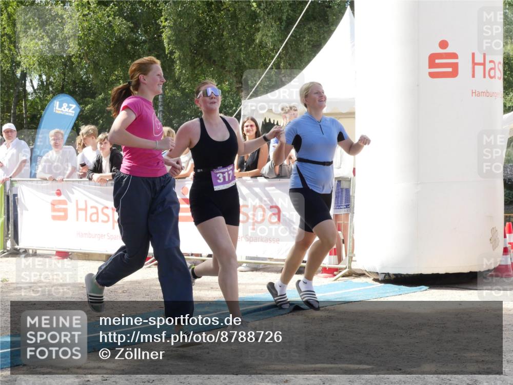 07.09.2025 - 19. Norderstedt Triathlon Zöllner http://msf.ph/oto/8788726 07.09.2025 13:51:39 Ziel 197, 317 meine-sportfotos.de