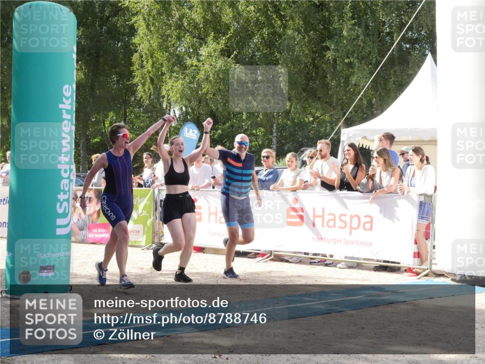 07.09.2025 - 19. Norderstedt Triathlon Zöllner http://msf.ph/oto/8788746 07.09.2025 13:52:14 Ziel 324 meine-sportfotos.de