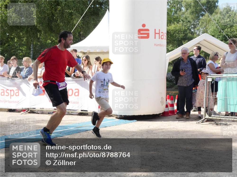 07.09.2025 - 19. Norderstedt Triathlon Zöllner http://msf.ph/oto/8788764 07.09.2025 13:52:53 Ziel 360 meine-sportfotos.de