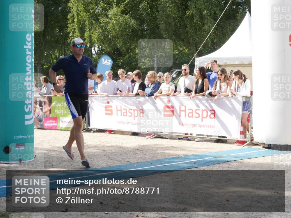 07.09.2025 - 19. Norderstedt Triathlon Zöllner http://msf.ph/oto/8788771 07.09.2025 13:52:56 Ziel 360 meine-sportfotos.de