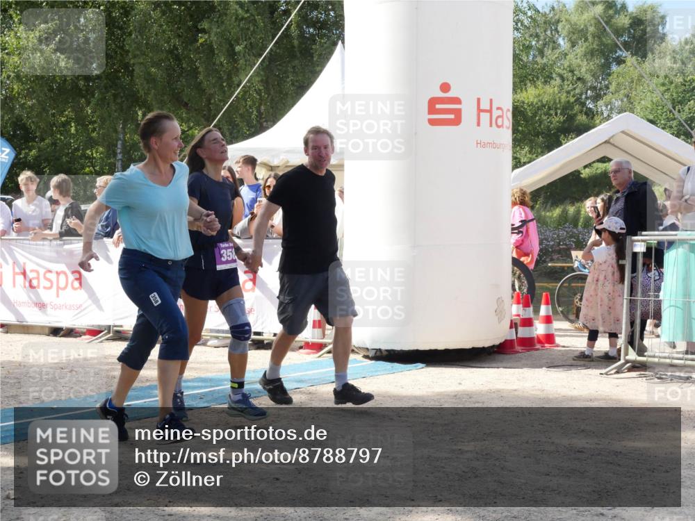 07.09.2025 - 19. Norderstedt Triathlon Zöllner http://msf.ph/oto/8788797 07.09.2025 13:53:36 Ziel 358 meine-sportfotos.de