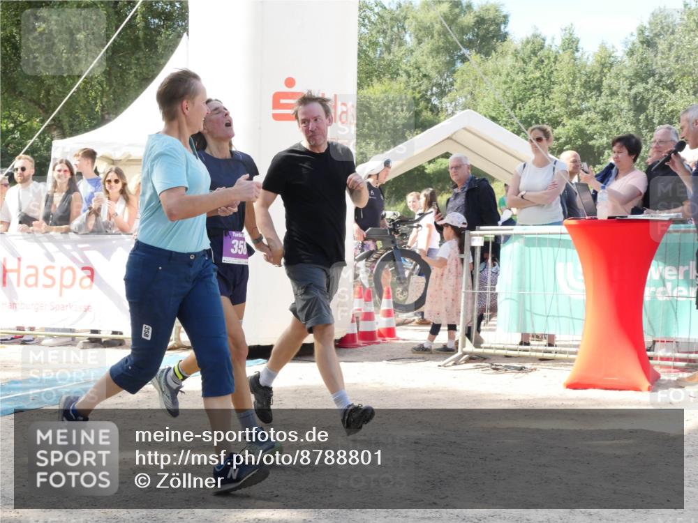 07.09.2025 - 19. Norderstedt Triathlon Zöllner http://msf.ph/oto/8788801 07.09.2025 13:53:37 Ziel 358 meine-sportfotos.de