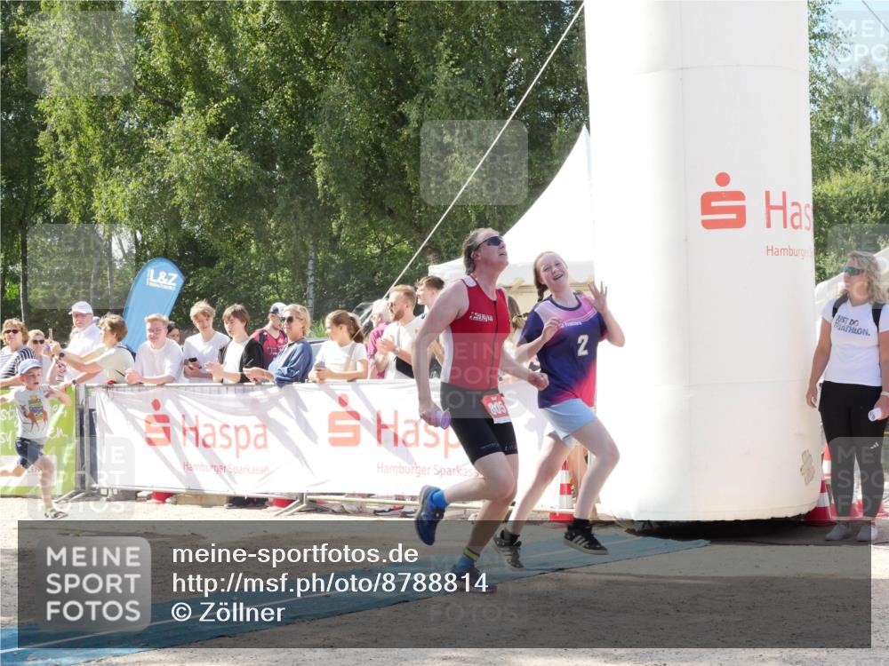 07.09.2025 - 19. Norderstedt Triathlon Zöllner http://msf.ph/oto/8788814 07.09.2025 13:53:50 Ziel 230, 790, 805 meine-sportfotos.de