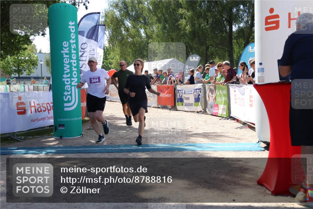 07.09.2025 - 19. Norderstedt Triathlon Zöllner http://msf.ph/oto/8788816 07.09.2025 13:46:18 Ziel 344 meine-sportfotos.de