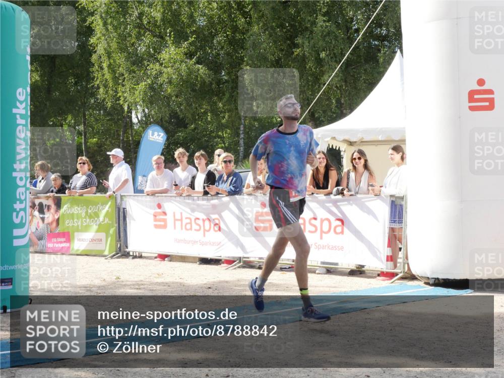 07.09.2025 - 19. Norderstedt Triathlon Zöllner http://msf.ph/oto/8788842 07.09.2025 13:54:38 Ziel 319, 1261 meine-sportfotos.de