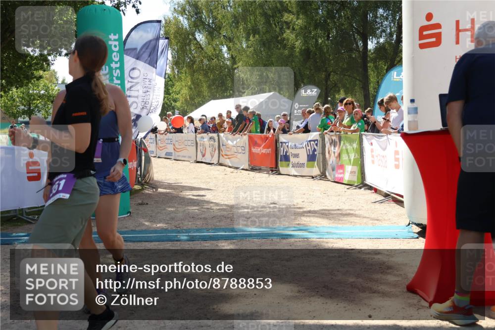 07.09.2025 - 19. Norderstedt Triathlon Zöllner http://msf.ph/oto/8788853 07.09.2025 13:46:39 Ziel 351 meine-sportfotos.de