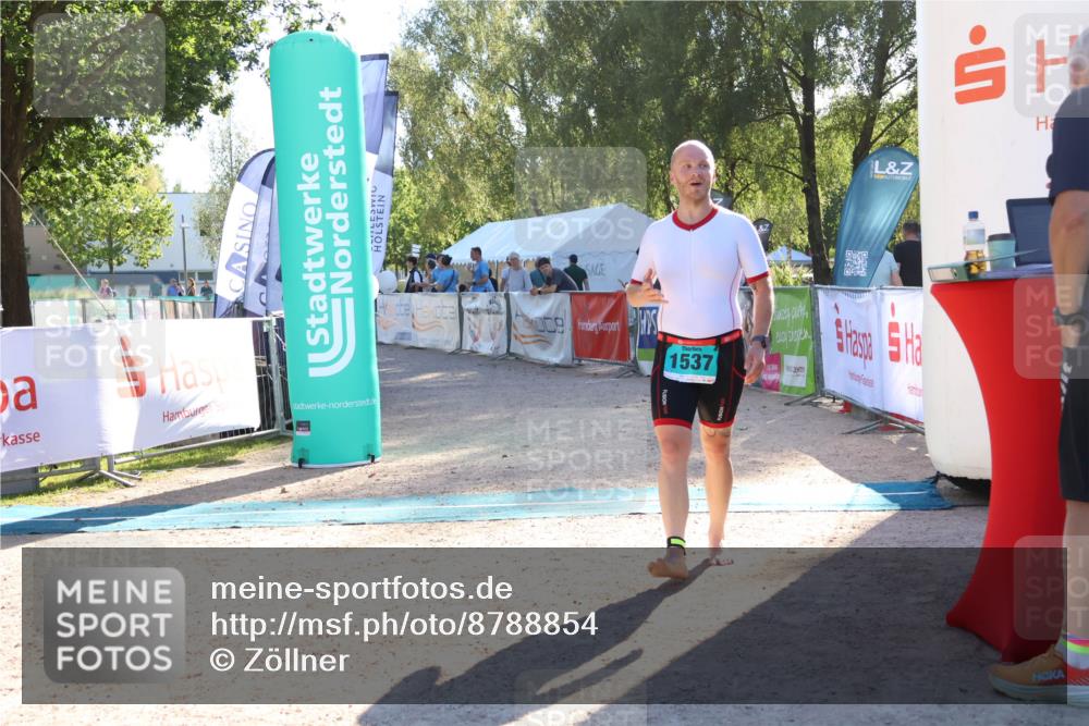 07.09.2025 - 19. Norderstedt Triathlon Zöllner http://msf.ph/oto/8788854 07.09.2025 16:11:38 Ziel 1537 meine-sportfotos.de