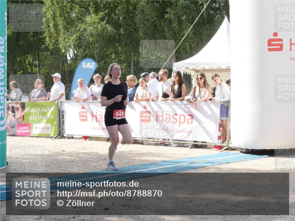07.09.2025 - 19. Norderstedt Triathlon Zöllner http://msf.ph/oto/8788870 07.09.2025 13:55:14 Ziel 321, 842 meine-sportfotos.de