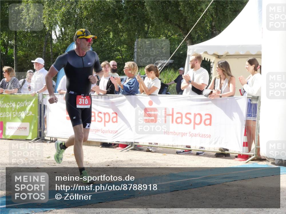07.09.2025 - 19. Norderstedt Triathlon Zöllner http://msf.ph/oto/8788918 07.09.2025 13:57:03 Ziel 310, 336 meine-sportfotos.de