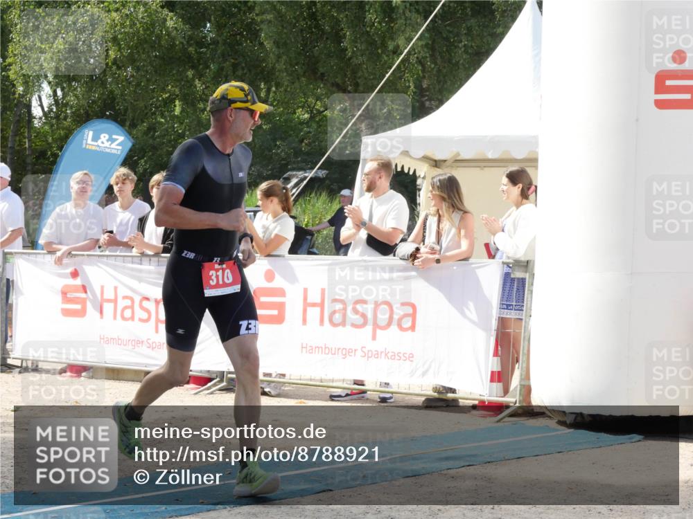 07.09.2025 - 19. Norderstedt Triathlon Zöllner http://msf.ph/oto/8788921 07.09.2025 13:57:03 Ziel 310, 336 meine-sportfotos.de