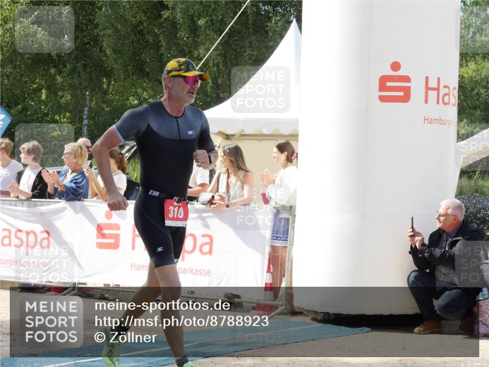 07.09.2025 - 19. Norderstedt Triathlon Zöllner http://msf.ph/oto/8788923 07.09.2025 13:57:03 Ziel 310, 336 meine-sportfotos.de