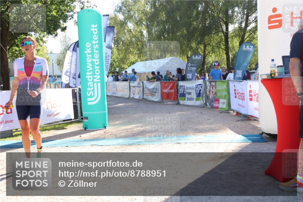 07.09.2025 - 19. Norderstedt Triathlon Zöllner http://msf.ph/oto/8788951 07.09.2025 16:12:20 Ziel 475 meine-sportfotos.de