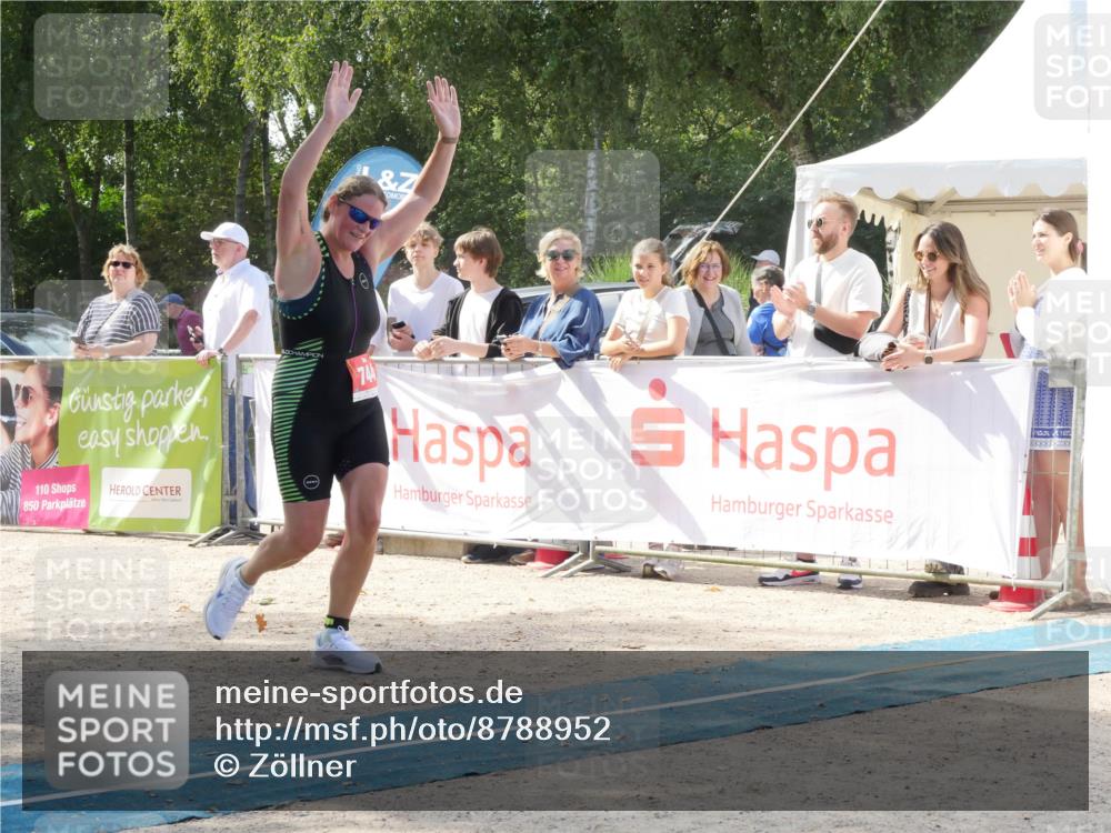 07.09.2025 - 19. Norderstedt Triathlon Zöllner http://msf.ph/oto/8788952 07.09.2025 13:57:20 Ziel 744 meine-sportfotos.de