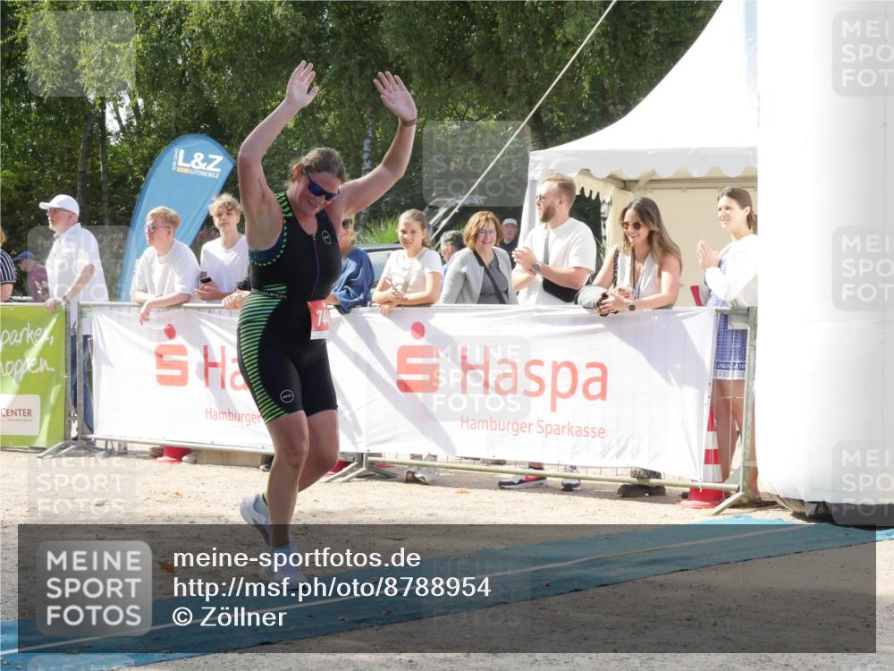 07.09.2025 - 19. Norderstedt Triathlon Zöllner http://msf.ph/oto/8788954 07.09.2025 13:57:21 Ziel 744 meine-sportfotos.de