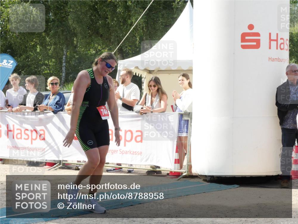 07.09.2025 - 19. Norderstedt Triathlon Zöllner http://msf.ph/oto/8788958 07.09.2025 13:57:21 Ziel 744 meine-sportfotos.de