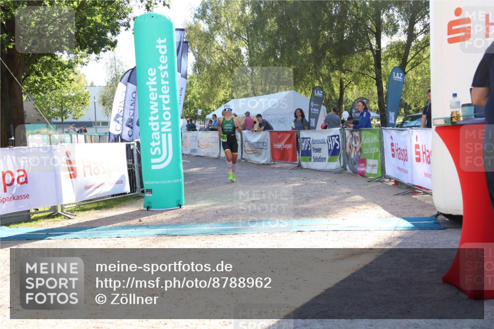 07.09.2025 - 19. Norderstedt Triathlon Zöllner http://msf.ph/oto/8788962 07.09.2025 16:13:48 Ziel 1503 meine-sportfotos.de