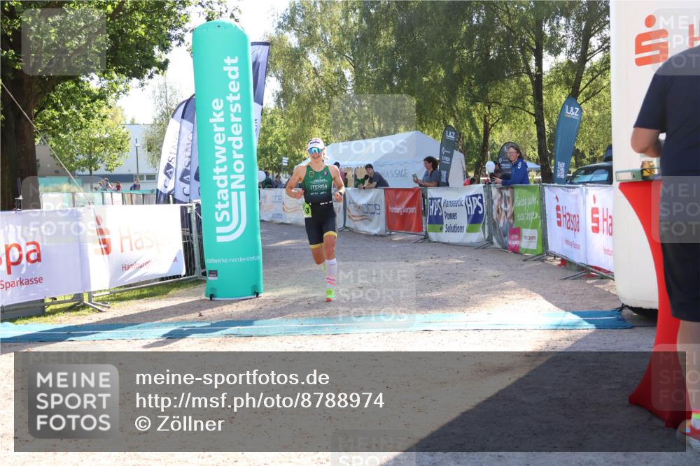 07.09.2025 - 19. Norderstedt Triathlon Zöllner http://msf.ph/oto/8788974 07.09.2025 16:13:49 Ziel 469, 1503 meine-sportfotos.de