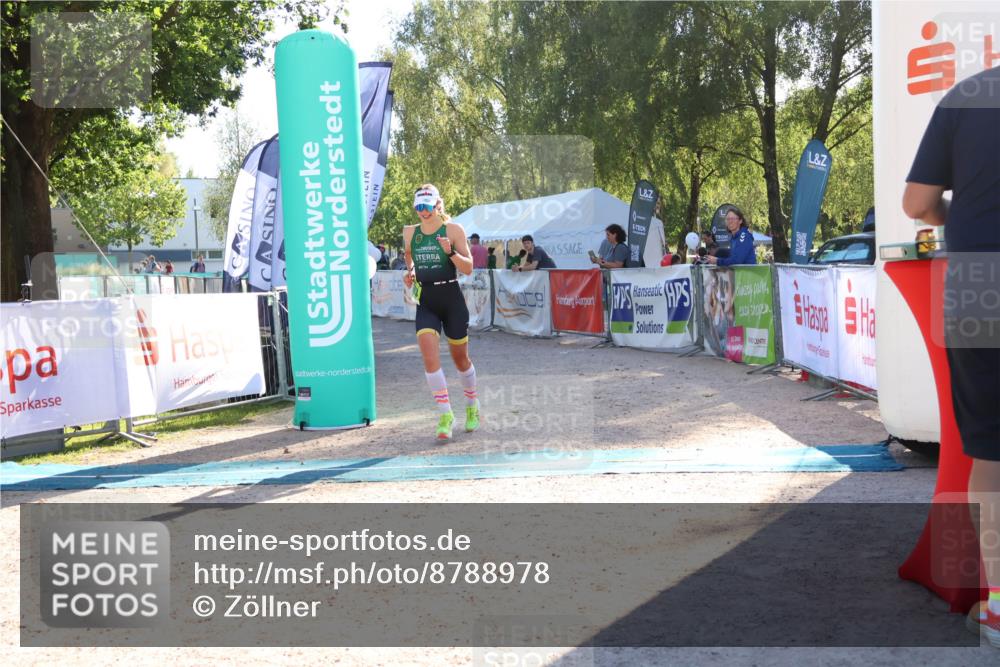 07.09.2025 - 19. Norderstedt Triathlon Zöllner http://msf.ph/oto/8788978 07.09.2025 16:13:49 Ziel 469, 1503 meine-sportfotos.de