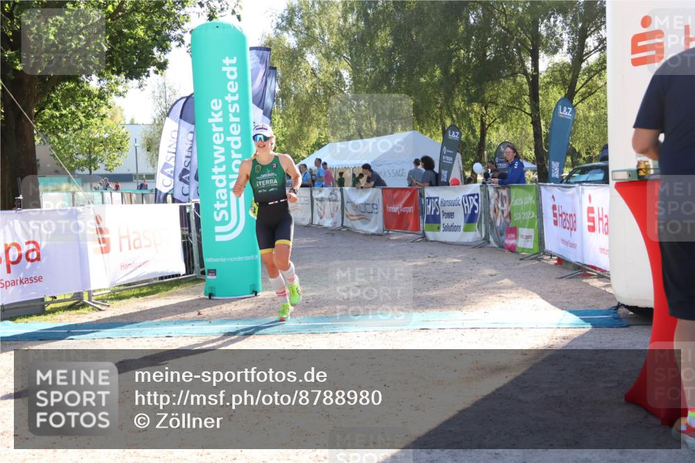 07.09.2025 - 19. Norderstedt Triathlon Zöllner http://msf.ph/oto/8788980 07.09.2025 16:13:49 Ziel 469, 1503 meine-sportfotos.de