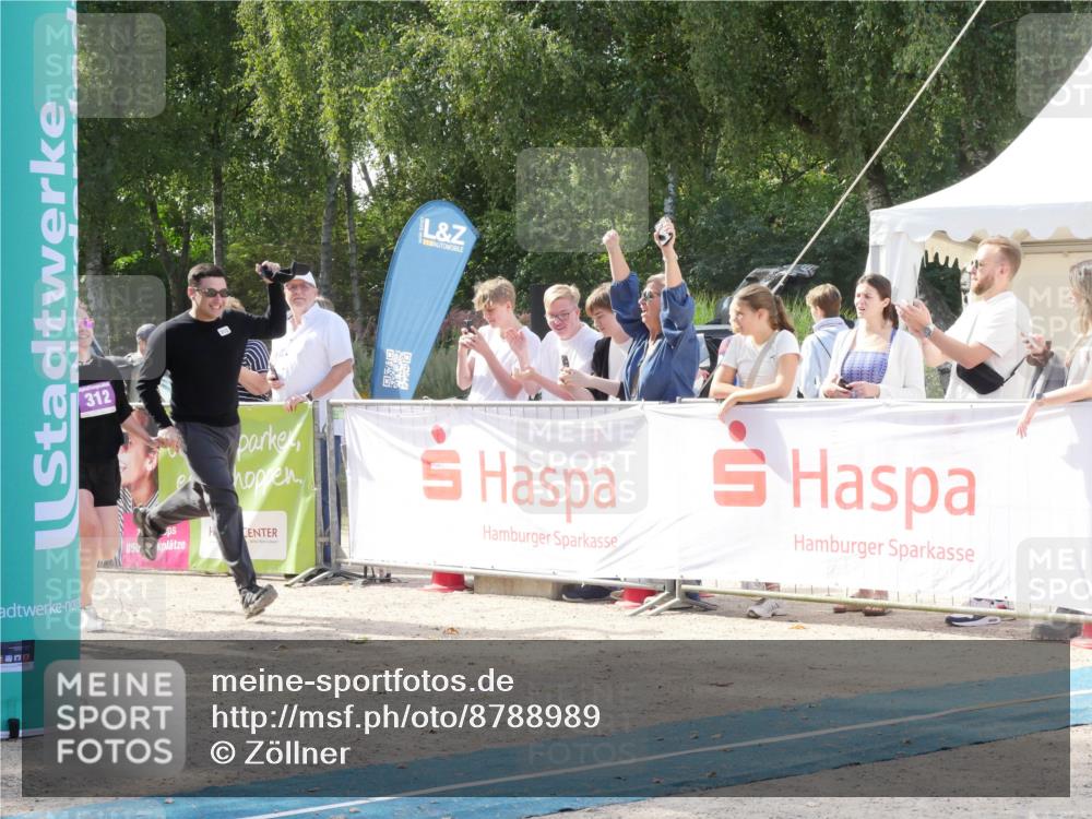 07.09.2025 - 19. Norderstedt Triathlon Zöllner http://msf.ph/oto/8788989 07.09.2025 13:58:26 Ziel 298, 312 meine-sportfotos.de