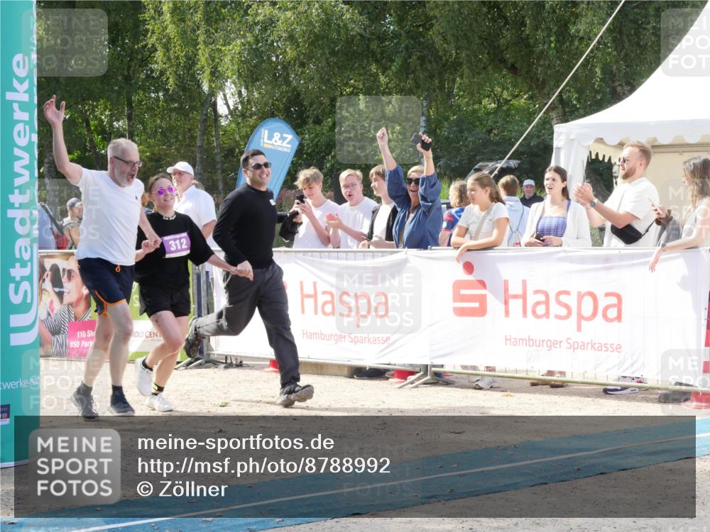 07.09.2025 - 19. Norderstedt Triathlon Zöllner http://msf.ph/oto/8788992 07.09.2025 13:58:27 Ziel 298, 312 meine-sportfotos.de