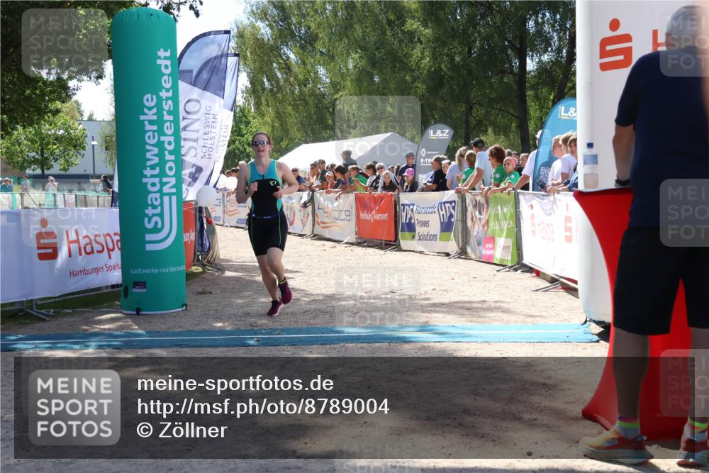 07.09.2025 - 19. Norderstedt Triathlon Zöllner http://msf.ph/oto/8789004 07.09.2025 13:48:00 Ziel 240, 349 meine-sportfotos.de