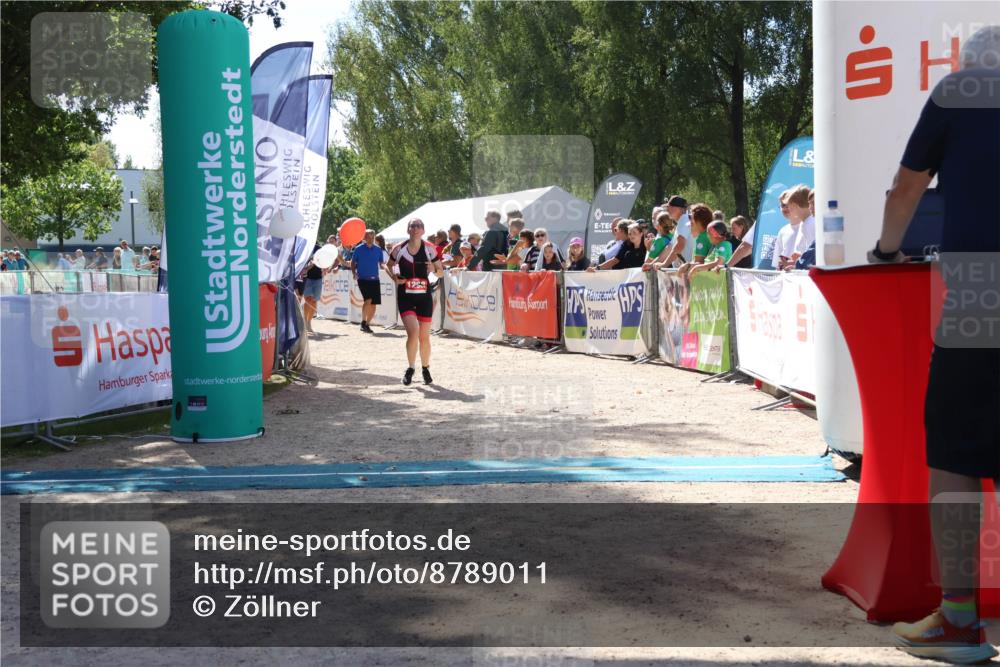 07.09.2025 - 19. Norderstedt Triathlon Zöllner http://msf.ph/oto/8789011 07.09.2025 13:48:12 Ziel 1298 meine-sportfotos.de