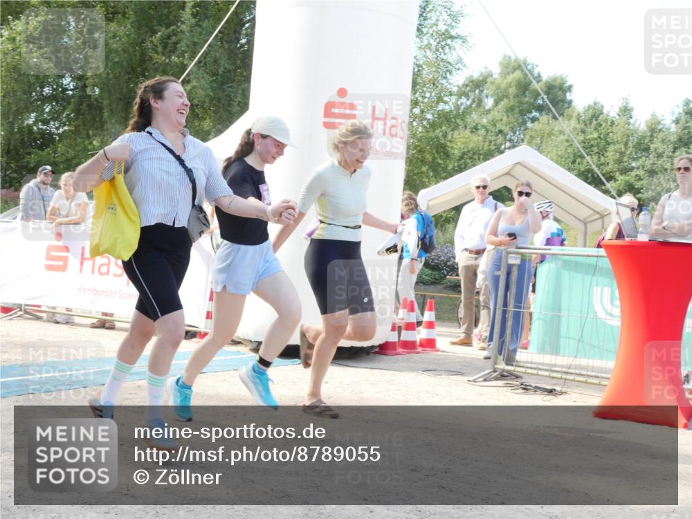 07.09.2025 - 19. Norderstedt Triathlon Zöllner http://msf.ph/oto/8789055 07.09.2025 13:59:47 Ziel 341, 354 meine-sportfotos.de