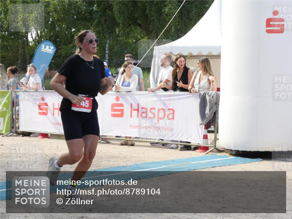 07.09.2025 - 19. Norderstedt Triathlon Zöllner http://msf.ph/oto/8789104 07.09.2025 14:00:49 Ziel 745 meine-sportfotos.de