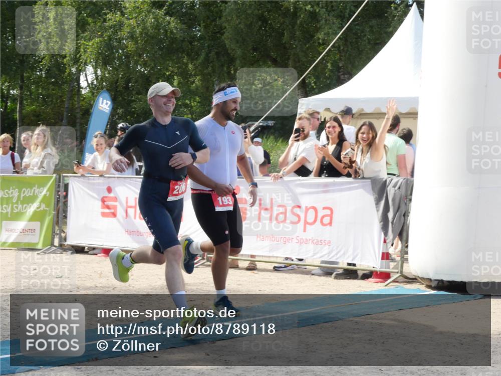 07.09.2025 - 19. Norderstedt Triathlon Zöllner http://msf.ph/oto/8789118 07.09.2025 14:01:53 Ziel 193, 206 meine-sportfotos.de
