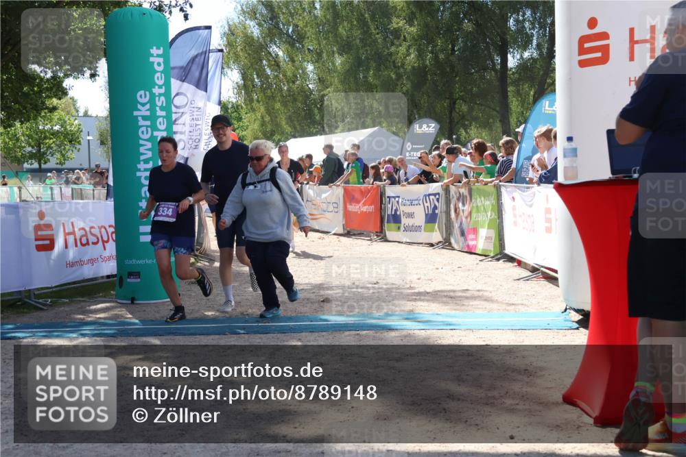 07.09.2025 - 19. Norderstedt Triathlon Zöllner http://msf.ph/oto/8789148 07.09.2025 13:48:41 Ziel 334, 1292, 1344 meine-sportfotos.de