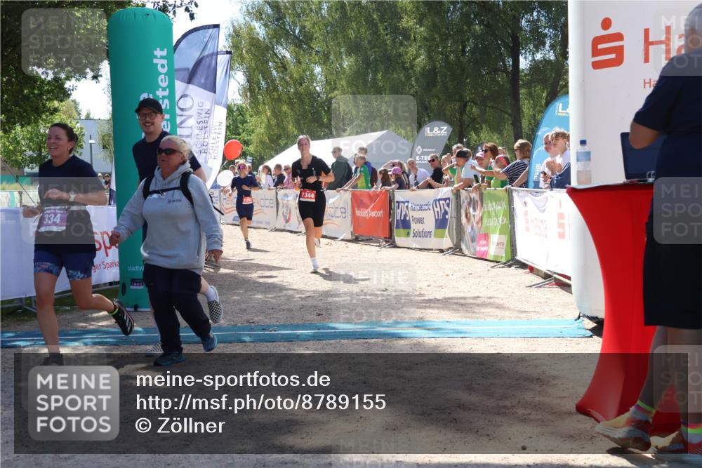07.09.2025 - 19. Norderstedt Triathlon Zöllner http://msf.ph/oto/8789155 07.09.2025 13:48:42 Ziel 153, 334, 1292, 1344 meine-sportfotos.de