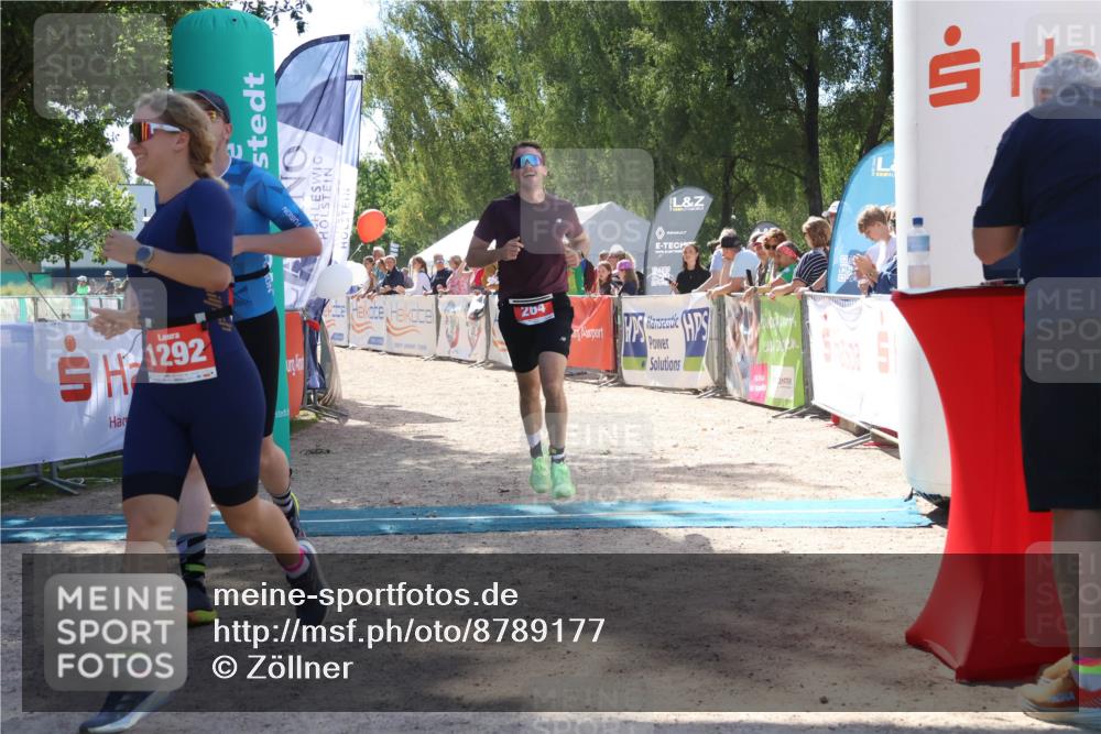 07.09.2025 - 19. Norderstedt Triathlon Zöllner http://msf.ph/oto/8789177 07.09.2025 13:48:48 Ziel 153, 264, 1292, 1344 meine-sportfotos.de