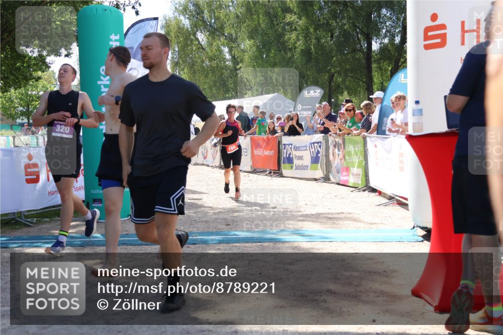 07.09.2025 - 19. Norderstedt Triathlon Zöllner http://msf.ph/oto/8789221 07.09.2025 13:49:25 Ziel 320, 789 meine-sportfotos.de