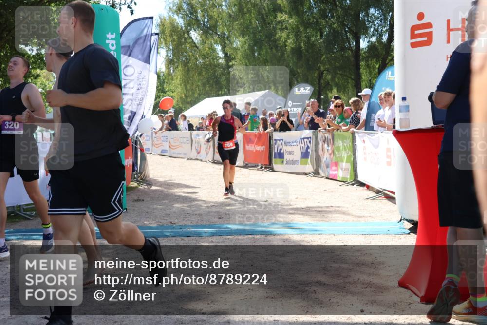 07.09.2025 - 19. Norderstedt Triathlon Zöllner http://msf.ph/oto/8789224 07.09.2025 13:49:26 Ziel 320, 789 meine-sportfotos.de