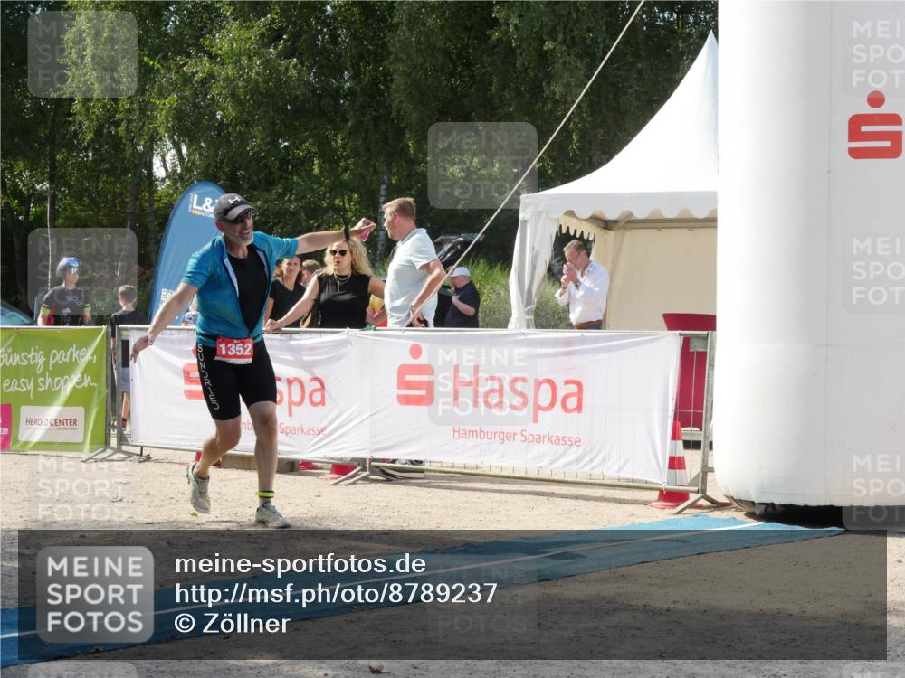 07.09.2025 - 19. Norderstedt Triathlon Zöllner http://msf.ph/oto/8789237 07.09.2025 14:10:07 Ziel 1352 meine-sportfotos.de
